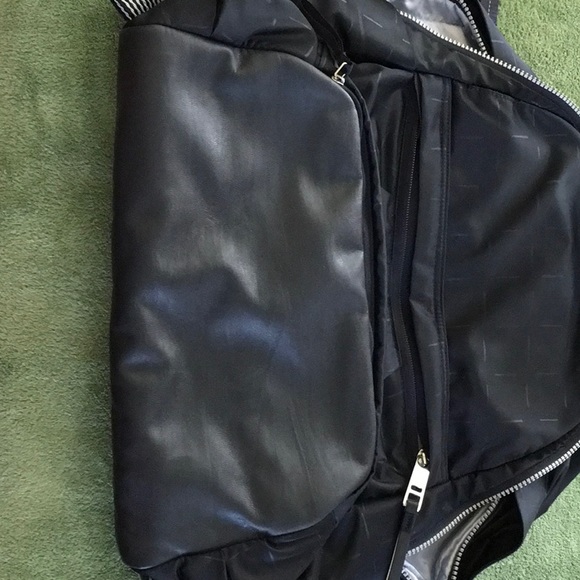 Lululemon Tiki Backpack - Picture 6 of 8